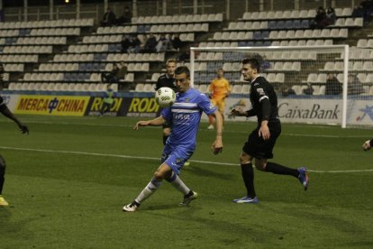 Un gol de Cristian Alfonso en l’afegit dóna els tres punts al Lleida davant de l’Ebro (1-0)