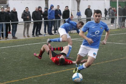 El partit va ser, com correspon a un derbi, molt disputat i intens.