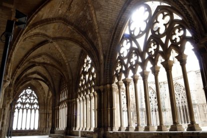 Vista del claustre de la Seu Vella, la coberta del qual es renovarà durant aquest any.