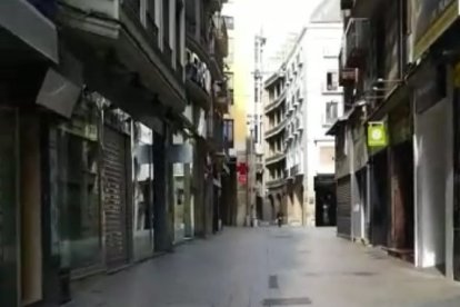 El carrer Major de Lleida, buit