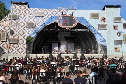 Imatge d'arxiu d'un escenari durant una festa major de Lleida.