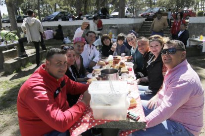 La zona de las barbacoas estaba de lo más concurrida.