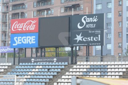 Protestes de jugadors i afició del Lleida Esportiu al Camp d'Esports