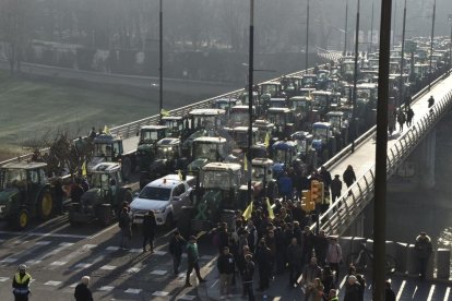 Divendres, 14 de febrer de 2020. Amb cinc columnes de tractors i centenars de manifestants