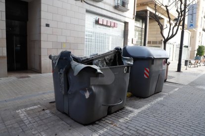 Desperfectes a Lleida després dels aldarulls de la manifestació contra la detenció de Pablo Hasel