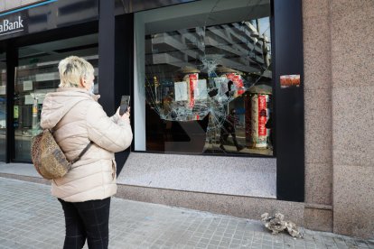 Desperfectes a Lleida després dels aldarulls de la manifestació contra la detenció de Pablo Hasel