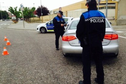 Un control de la policia local de Tàrrega