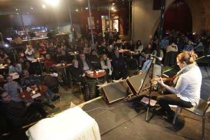 Poesía y música en Lleida en el Día Internacional de la Lengua Materna 