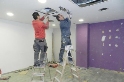 Obras de reforma en el nuevo local, en Príncep de Viana.