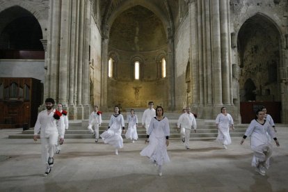 La nave central de la Seu Vella se convirtió ayer en un espectacular escenario de danza.