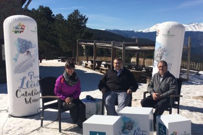 Mariví Chacón con Gerard Sabarich y Josep Maria Lladós.