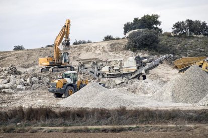 Imatge dels treballs per a l’explotació de guix a Biosca.