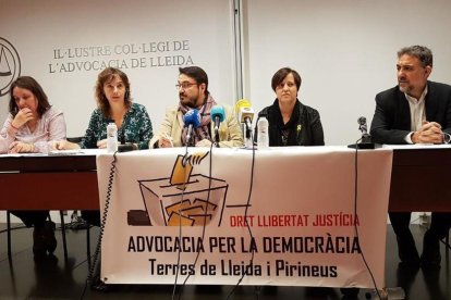 La roda de premsa d'Advocacia per la Democràcia aquest dimecres.