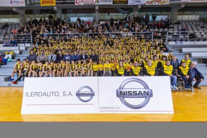 El CB Pardinyes presenta els seus equips - El CB Pardinyes va aprofitar el partit entre l’Ilerdauto Nissan i el Mollet per presentar els equips de la seua estructura aquesta temporada. El club compta amb 12 equips i 160 jugadors i aquest curs est ...