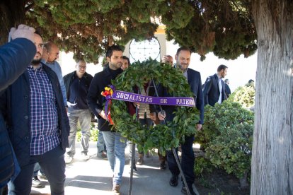 El ministro, en la ofrenda floral a los fusilados en Paterna.