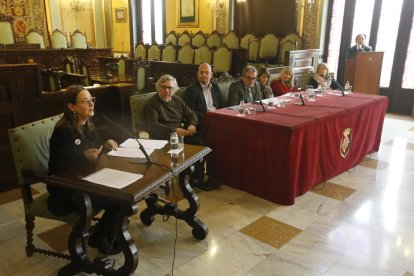 Acte inaugural a la Paeria de l’homenatge al desaparegut escriptor lleidatà Carles Hac Mor.