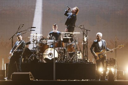 El grup U2 durant una actuació