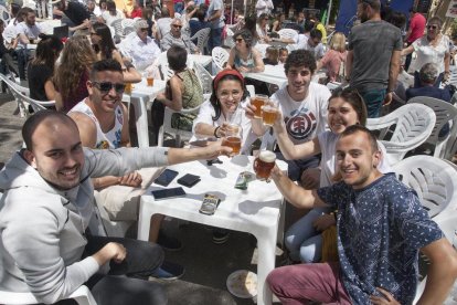 Els visitants van poder tastar ahir varietats aptes per a celíacs, així com un gelat de cervesa.