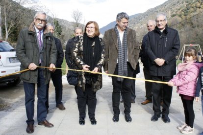 La presidenta de la Diputación y miembros del consistorio presidieron ayer los actos en Anserall. 