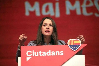 Inés Arrimadas va carregar ahir contra Pedro Sánchez.