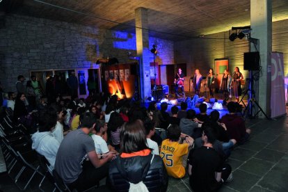 Concierto del conjunto Ialma, el domingo en Son, y ‘master class’ de acordeón del belda Didier Laloy, ayer en el Ecomuseu en Esterri d’Àneu.