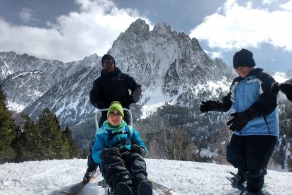 L'estació d'Esquí de Tavascan va cedir la cadira de neu per a la visita.