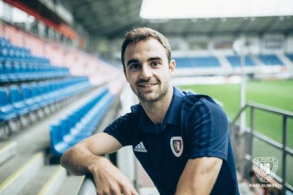 Jorge Félix fue presentado ayer como nuevo fichaje en la página web del Piast Gliwice polaco.