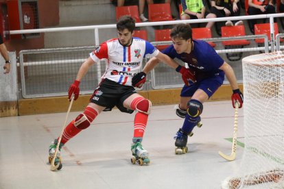 Una jugada del partido que enfrentó ayer al Juneda contra el Barça B.