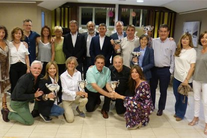 A la imatge, els guanyadors i participants del torneig durant la gala d’entrega de trofeus.