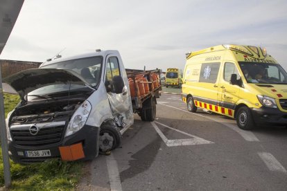 Herido al chocar una camioneta y una furgoneta en la C-53 en La Fuliola