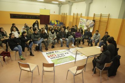 Miembros de Ampas se reunieron en el colegio del Parc de l’Aigua.