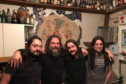 El guitarrista Albert Oliva, el productor Jordi Ayuso y el dúo Milford Mocs y Gunther Cucs.