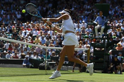 Garbiñe Muguruza y Rafa Nadal debutan con victoria en Wimbledon