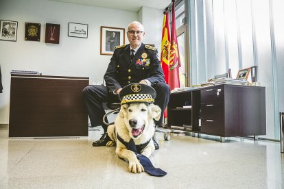 Tro i l’intendent de la Urbana, Josep Ramon Ibarz, protagonitzen el mes de novembre del calendari.