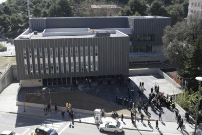 Vista del exterior de la comisaría de la Guardia Urbana. 