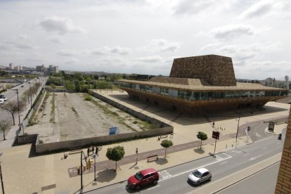 Vista del solar anexo a la Llotja.