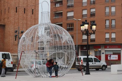 Mercat de Santa Llúcia - La campanya comercial començarà dissabte amb el Mercat de Santa Llúcia, que es durà a terme a la plaça de l’Ajuntament amb setze comerços participants i nou recorregut per ajustar-se a la nova urbanització de l’ ...