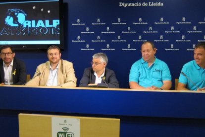 Autoridades y organizadores ayer durante la presentación de la prueba en la Diputación.