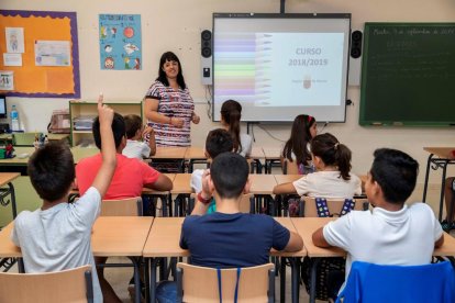 Alumnes en seu primer dia de clase aquest curs.