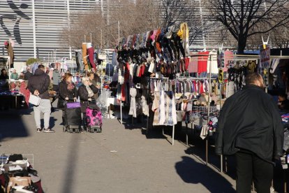 El mercadillo del Barris Nord es va avançar un dia al ser avui dissabte la festivitat de Reis.