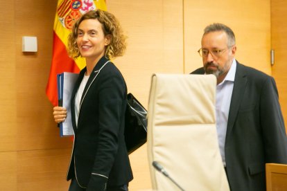 La ministra Meritxell Batet amb el diputat de Ciutadans Juan Carlos Girauta.