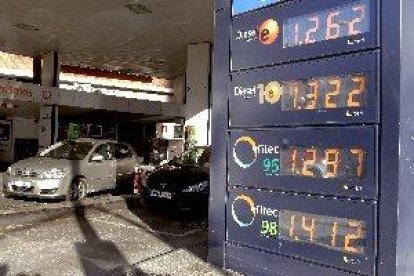 Els carburants, en màxims d'últims tres estius per a aquesta setmana de l'any