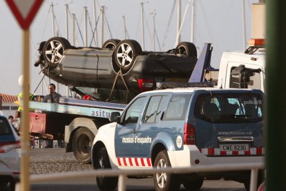 El coche utilizado por los terroristas en Cambrils