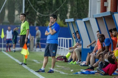 Gerard Albadalejo, durant el partit que el Lleida va jugar el cap de setmana passat a Cornellà.