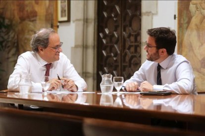 Torra y Aragonès difundieron esta imagen de su reunión y luego comparecieron ante la prensa.