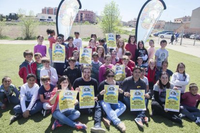 La presentación contó con alumnos del Àngel Guimerà, escuela que acogerá de nuevo el festival.