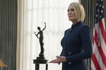 L’actriu nord-americana Robin Wright interpreta Claire Underwood, la presidenta dels Estats Units. 