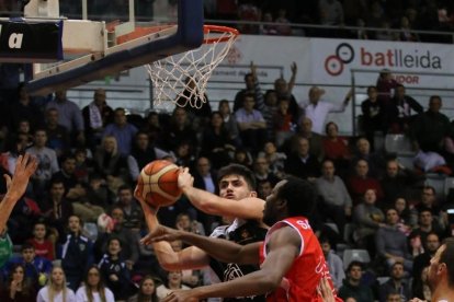 Una acció del partit davant del Manresa al Barris Nord.