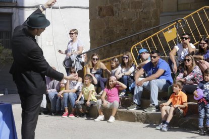 Una de les actuacions d’ahir als carrers de Montgai.