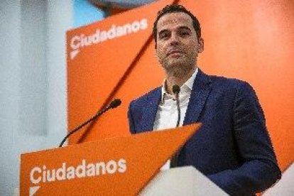 Ciutadans demana la dimissió de Cifuentes